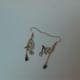 Boucles d’oreilles estampe oiseau doré et goutte émaillée