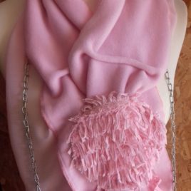 Echarpe en polaire rose pâle
