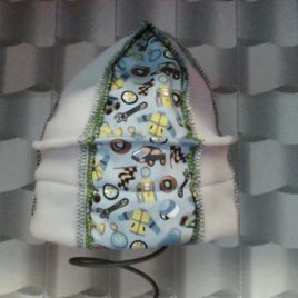 Mon joli bonnet tout coloré en polaire et imprimé