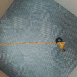 Collier pendentif sequin émaillé et rond en cuir