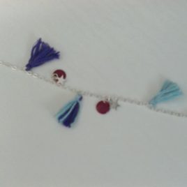 Bracelet pompons et sequins émaillés