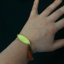 Bracelet grand sequin et son pompon